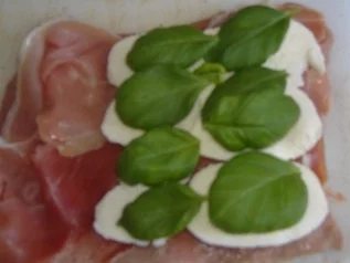 Rezept: Gefülltes Kalbssteak mit Mozzarella und Basilikum auf Rucolarisotto Gefülltes Kalbssteak mit Mozzarella und Basilikum auf Rucolarisotto - Rezept