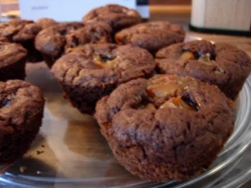 Schoko-Muffins mit weicher Karamellfüllung - Rezept