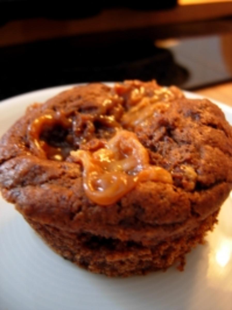 Schoko-Muffins mit weicher Karamellfüllung - Rezept