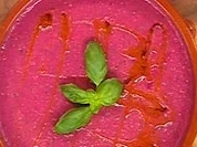 Himbeer-Gazpacho mit Ziegenkäse-Crostini - Rezept