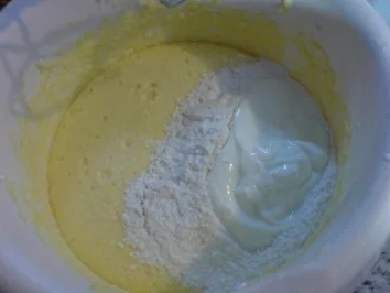 Kandiskuchen mit Pflaumenmus - Rezept