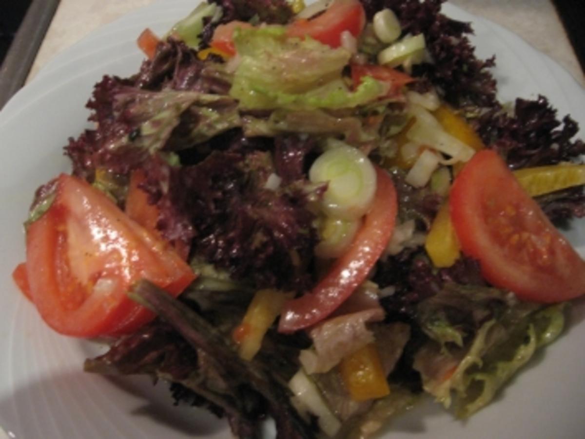Eichblattsalat gemischt mit Orangendressing - Rezept