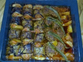 Gehacktes im Auberginenmantel   [Köfteli Patlican Sarmasi]  (TÜRKISCHE KÜCHE) - Rezept