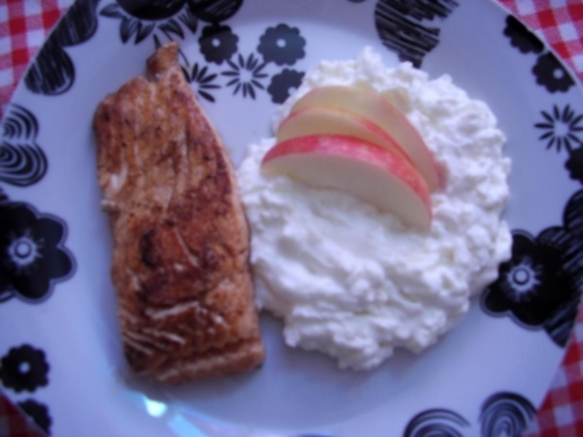 Apfel Meerrettichsauce - schnell & einfach - 96 kcal/100g Apfel Meerrettichsauce - schnell & einfach - 96 kcal/100g