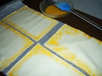 Rezept: Blätterteigtaschen mit Zimt-Apfelmus Bild Nr. 4 Blätterteigtaschen mit Zimt-Apfelmus - Rezept - Bild Nr. 4