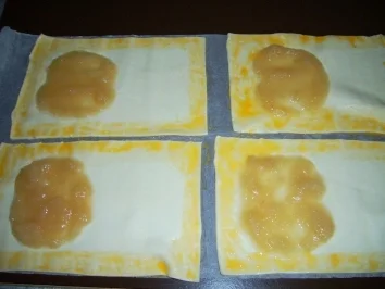 Rezept: Blätterteigtaschen mit Zimt-Apfelmus Bild Nr. 5 Blätterteigtaschen mit Zimt-Apfelmus - Rezept - Bild Nr. 5