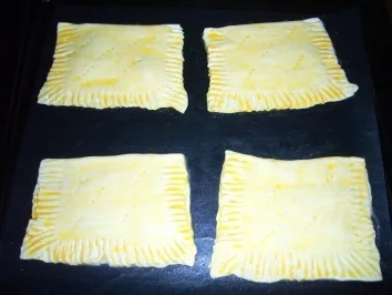 Rezept: Blätterteigtaschen mit Zimt-Apfelmus Bild Nr. 6 Blätterteigtaschen mit Zimt-Apfelmus - Rezept - Bild Nr. 6