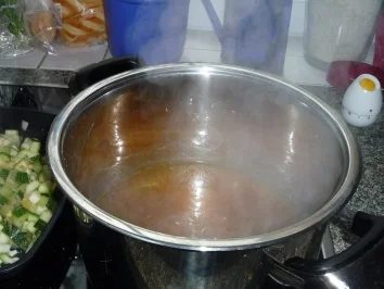 Rezept: Zucchini - Cremesuppe Bild Nr. 4 Zucchini - Cremesuppe - Rezept - Bild Nr. 4