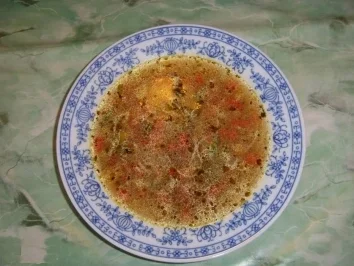 Rezept: Fadennudelsuppe mit Paprika und Lauchzwiebel Fadennudelsuppe mit Paprika und Lauchzwiebel - Rezept