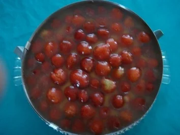 Torte: Erdbeertorte mit Pudding - Rezept