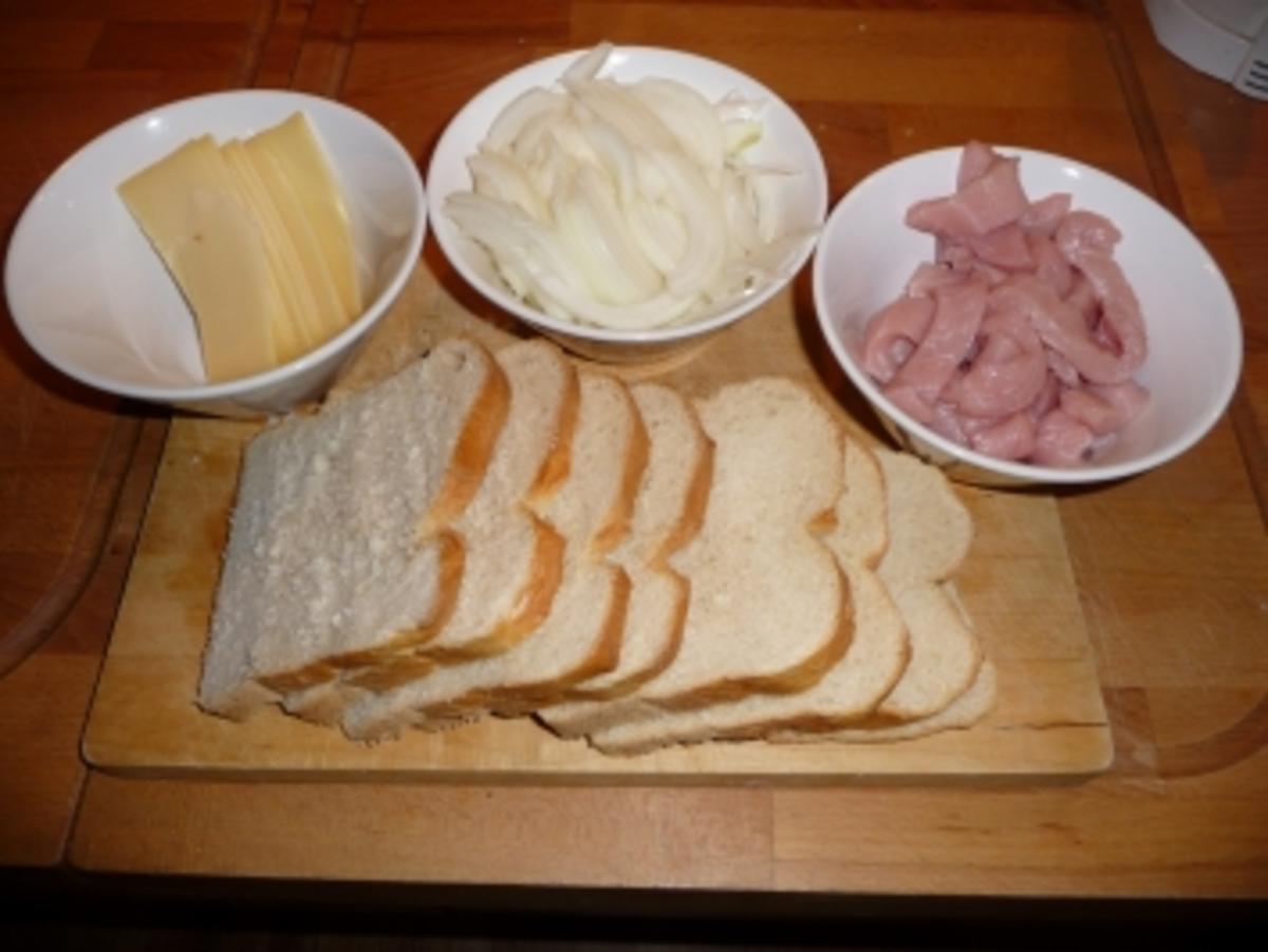 Käse-Brot-Auflauf mit Geschnetzeltem - Rezept