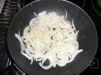 Rezept: Käse-Brot-Auflauf mit Geschnetzeltem Käse-Brot-Auflauf mit Geschnetzeltem - Rezept