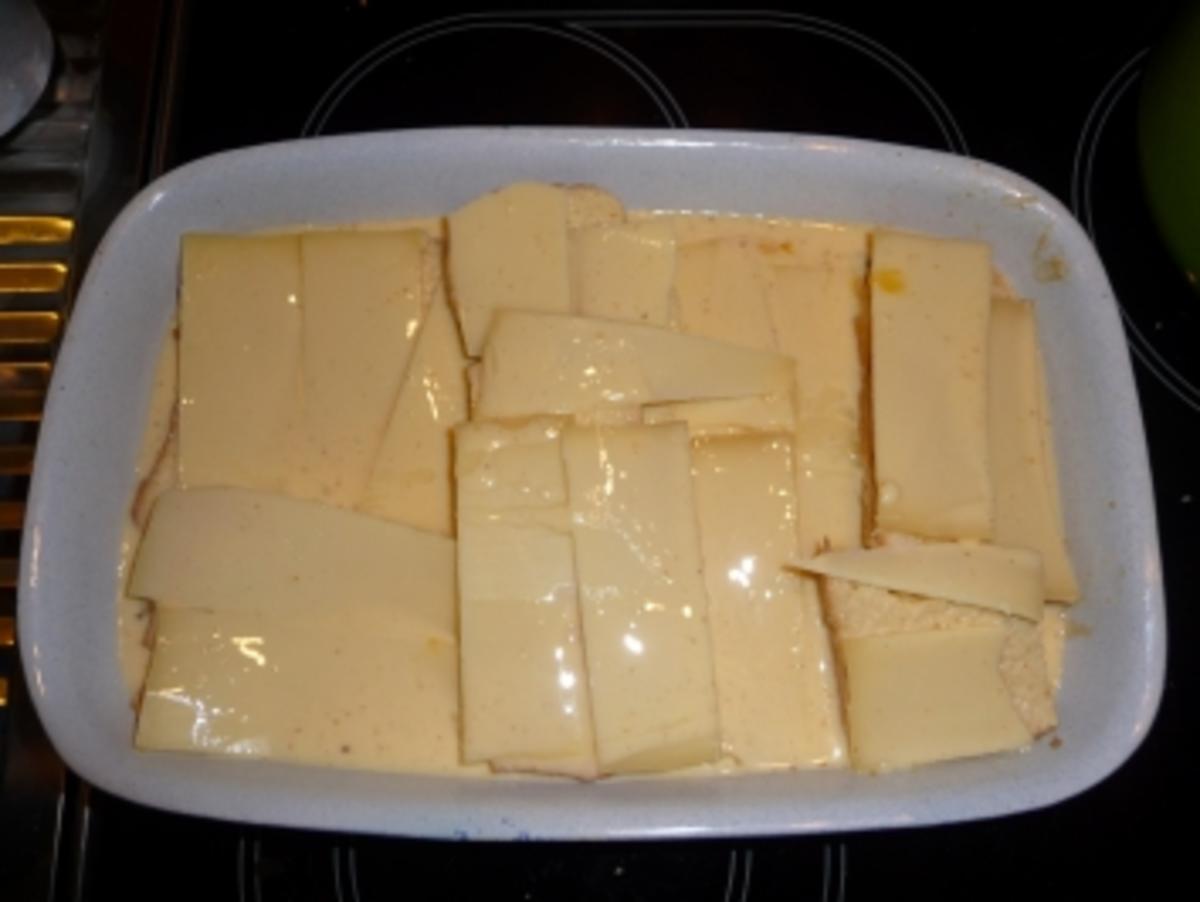 Käse-Brot-Auflauf mit Geschnetzeltem - Rezept