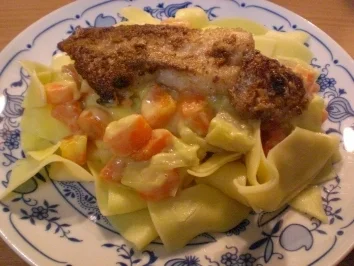 Rotbarschfilet mit breiten Nudeln und Karotten - Kokos - Fenchelgemüse - Rezept