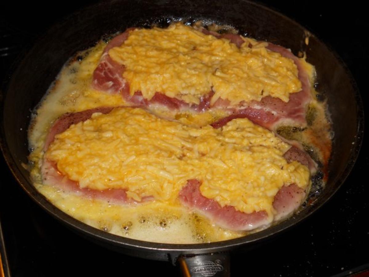 Bilder für Gruyere-Steaks mit Lauchgemüse und Kartoffeln - Rezept