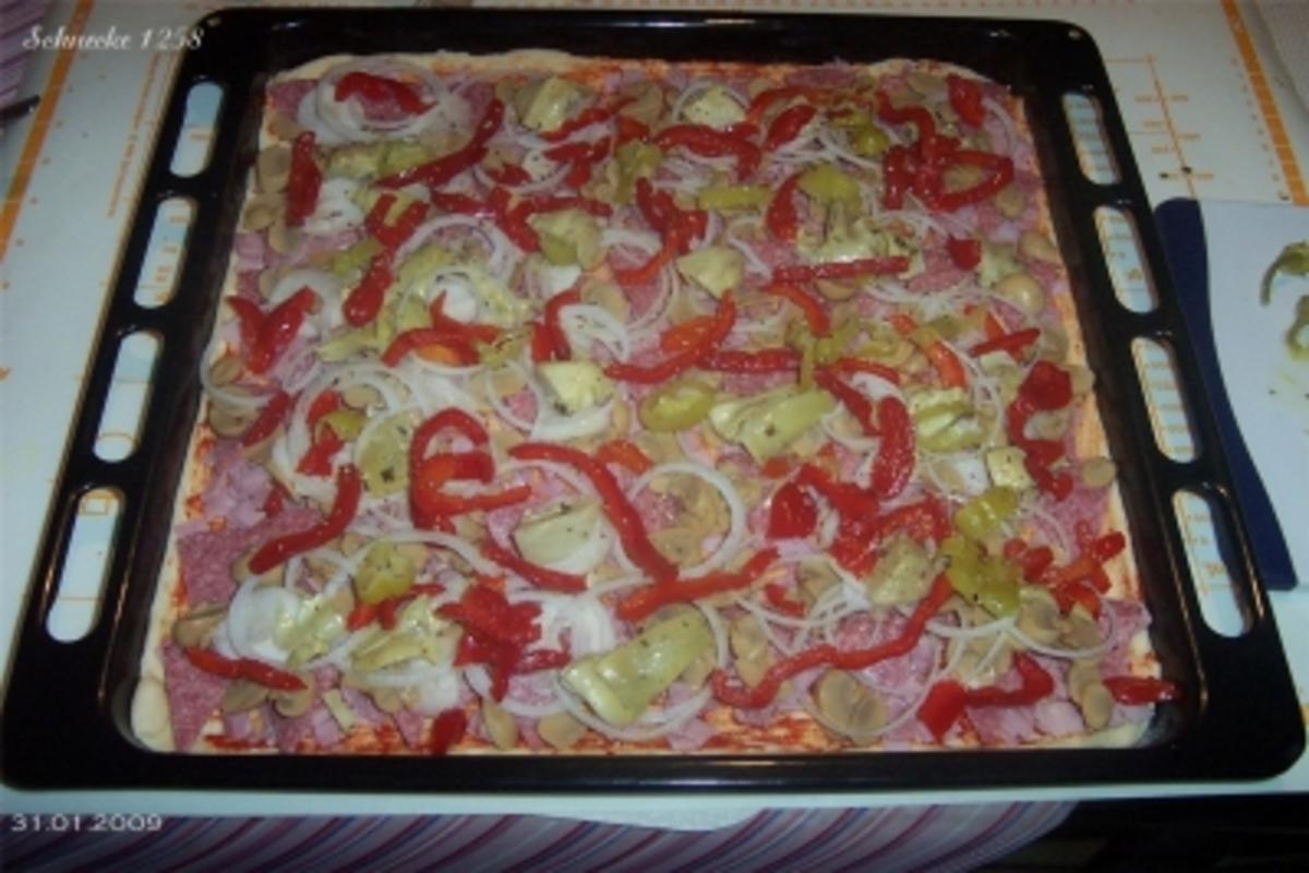 Pizza "nach Art des Hauses" - Rezept