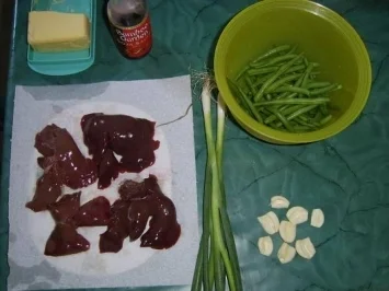 Rezept: Kanninchenleber mit gebratenen grünen Bohnen Kanninchenleber mit gebratenen grünen Bohnen - Rezept