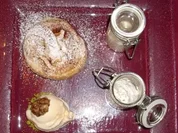 Rezept: Tarte Tatin mit Vanilleeis, Calvadossoße u. Ahornsirup- Sahne Tarte Tatin mit Vanilleeis, Calvadossoße u. Ahornsirup- Sahne - Rezept