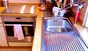 Strahlende Edelstahl-Flächen in der Küche ... - Tip