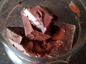 Schokoladenkuvertüre in der Mikrowelle schmelzen - Tip