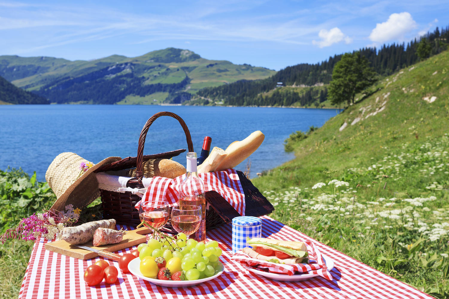 Unempfindliche Lebensmittel für ein Picknick einpacken - Tipp - kochbar.de