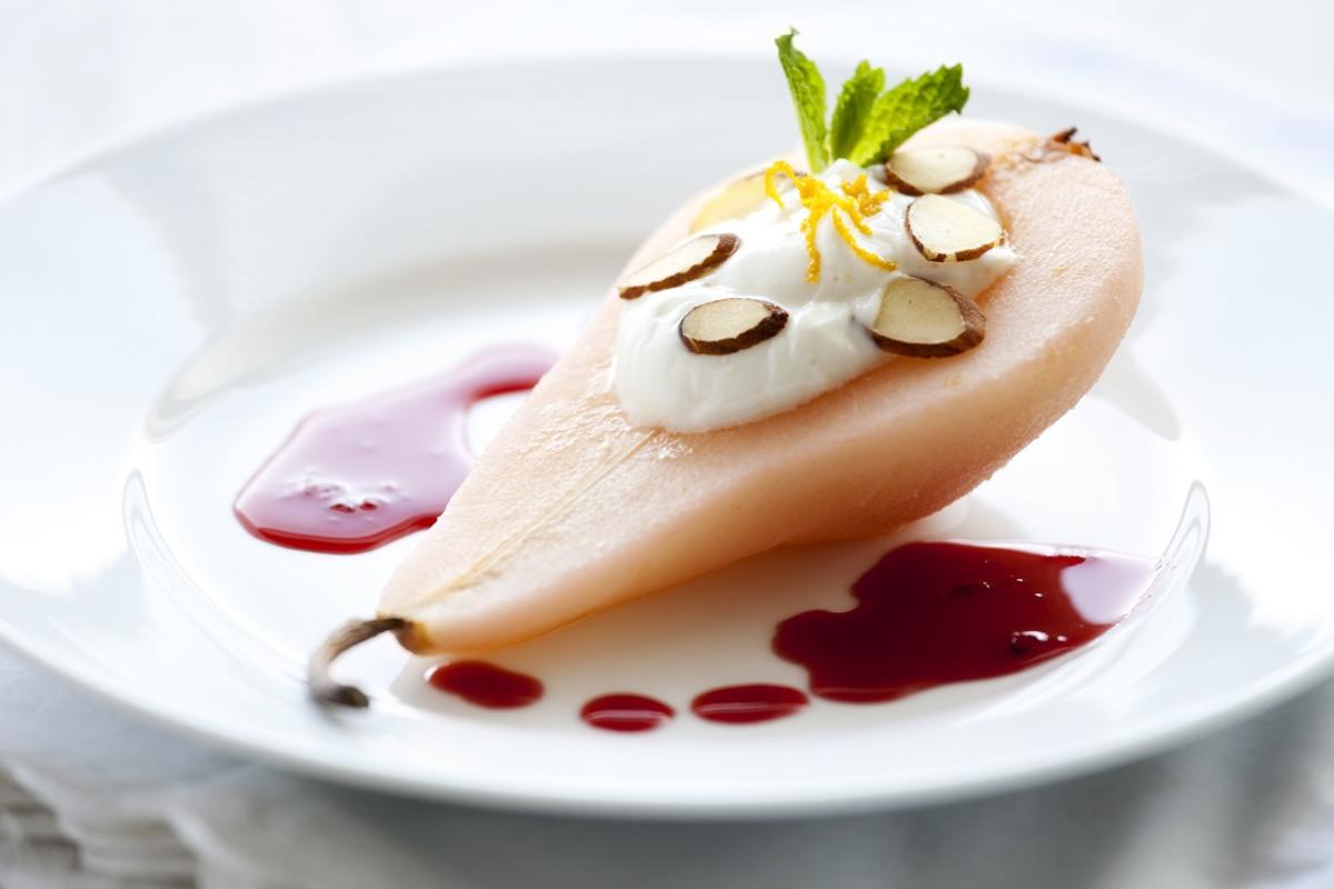 Pochierte Birnen – ein köstliches und kalorienarmes Dessert - Tipp ...