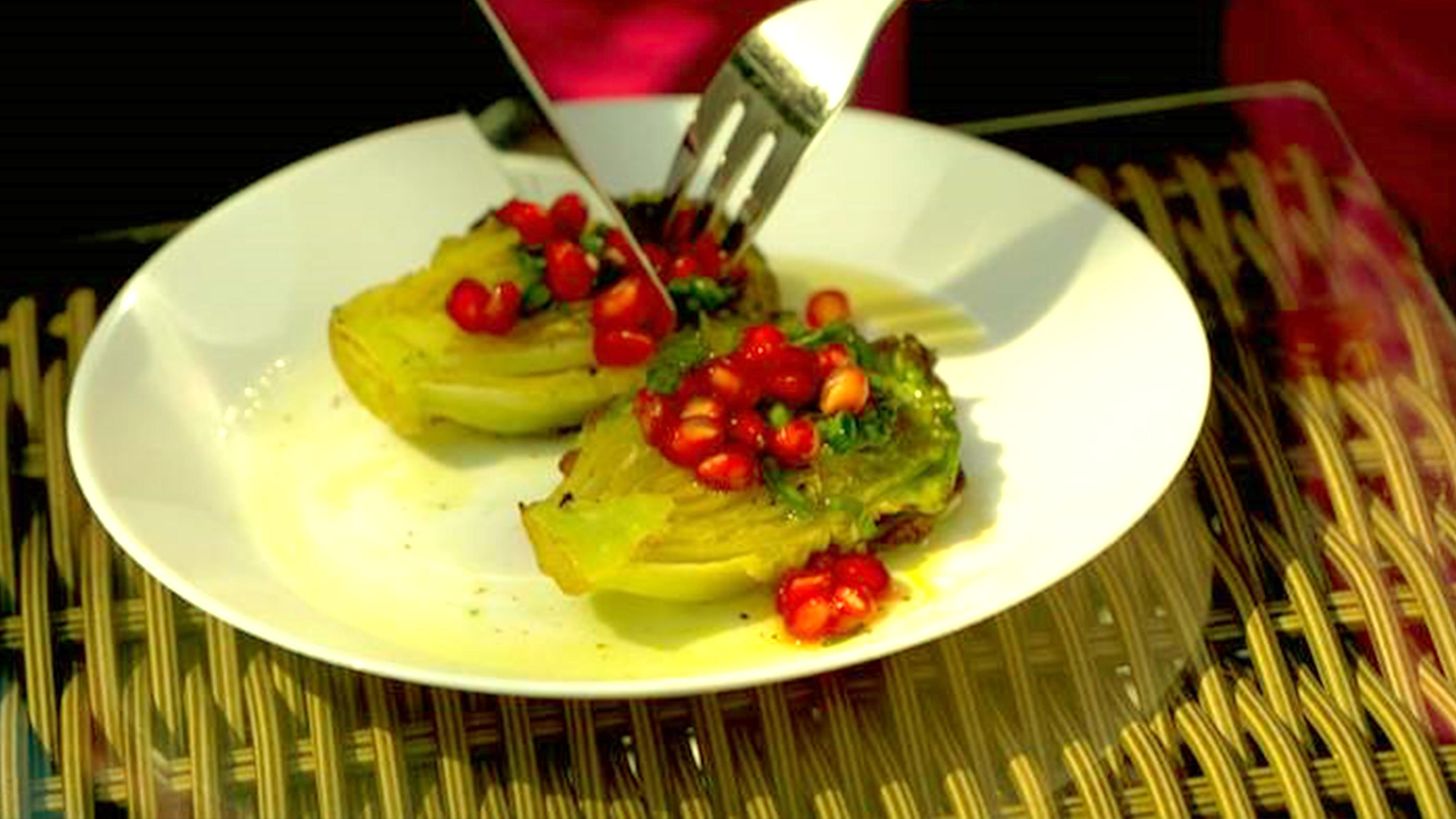 Außergewöhnliche Gillrezepte von Grill-Vizeweltmeisterin Bettina Seitz Salatherzen mit Granatapfel-Dressing