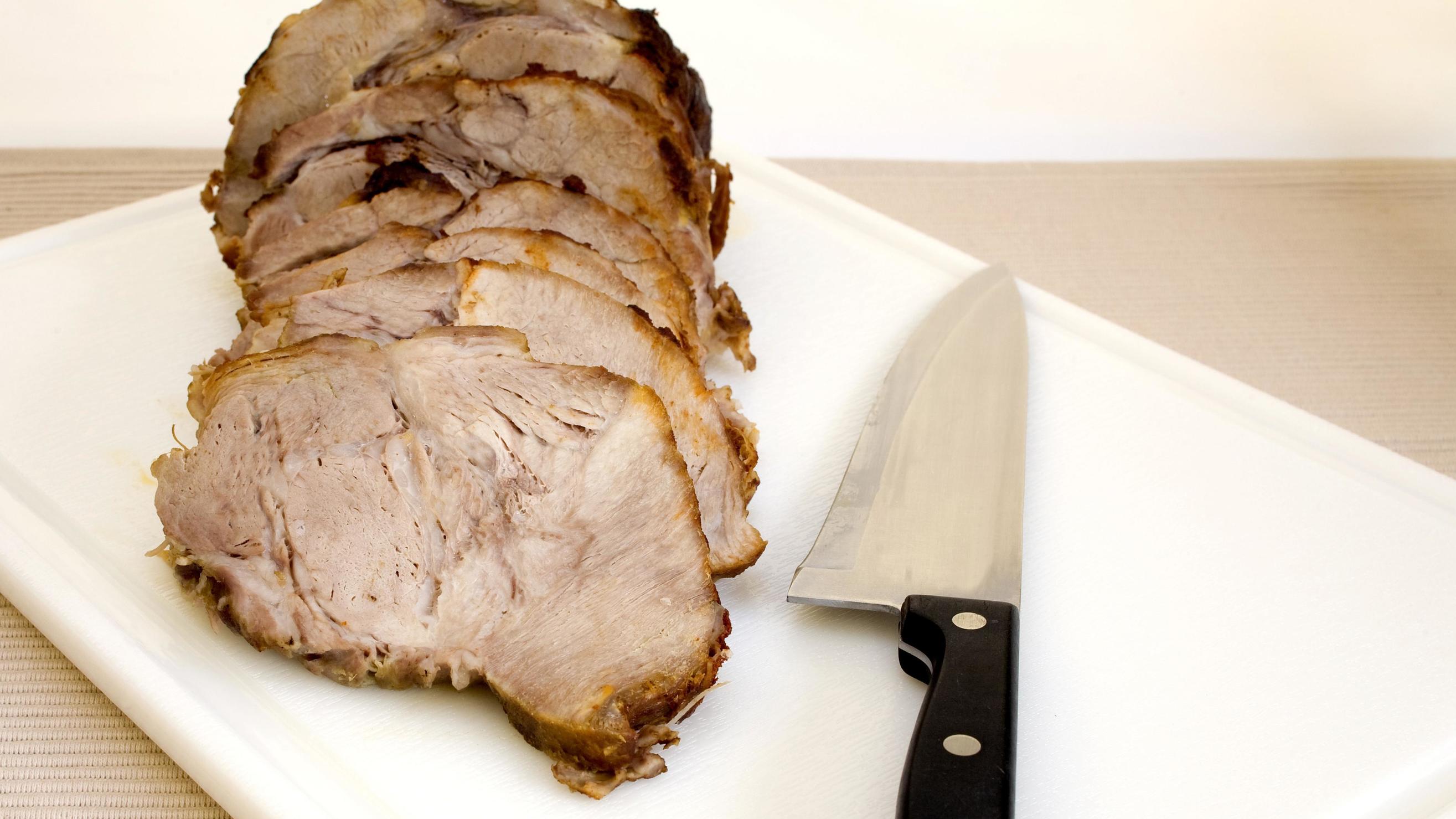 Schweinebraten von Rewe zurückgerufen geschnittener Schweinebraten