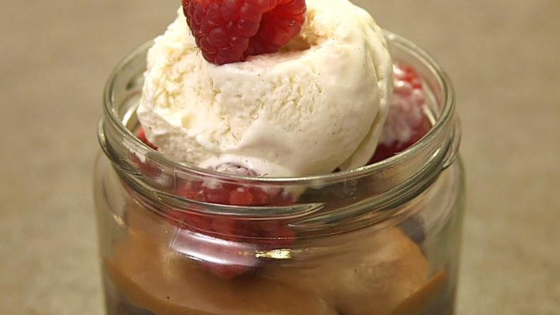 Drei-Gänge-Menü vorkochen und einfrieren - und an Weihnachten einfach auftauen! Brownie Im Glas mit Erdnuss-Salzkaramell