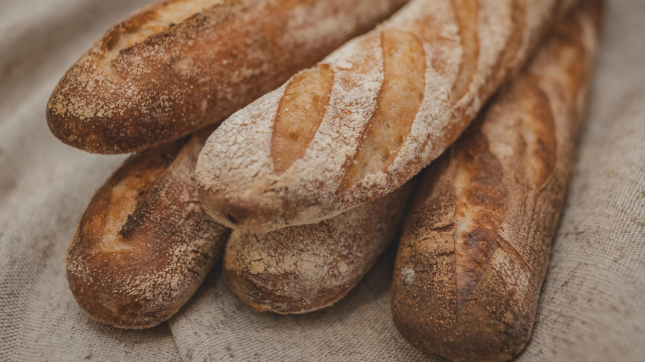 Glutenfreies Brot backen: So wird’s aussen knusprig und innen saftig! Glutenfreie Baguettes aus Buchweizenmehl