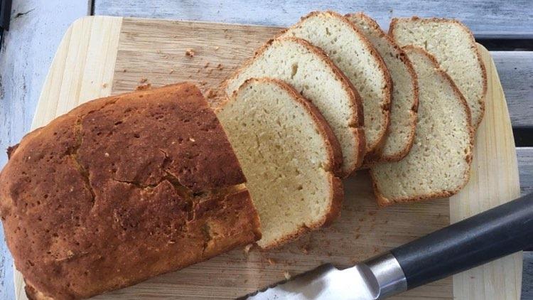 Glutenfreies Brot selber backen: So wird’s außen knusprig und innen richtig saftig! Glutenfreies Sandwich-Brot nach dem Rezept von Elke Schulenburg