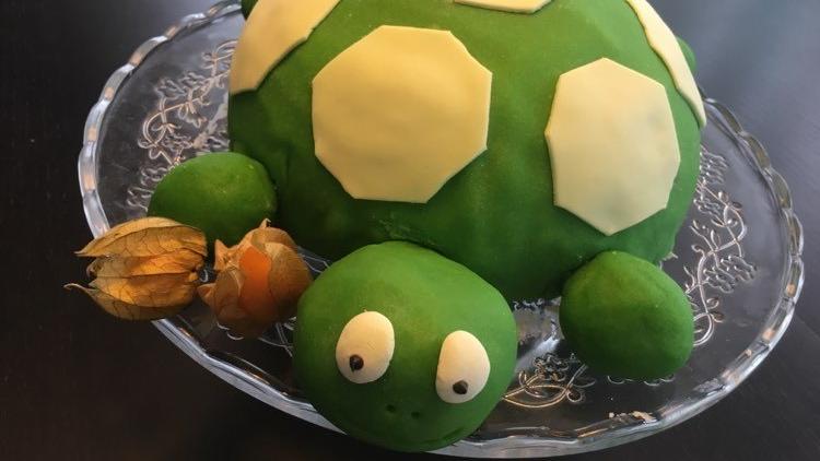 Glutenfrei backen: So klappt's ohne Weizen, Dinkel & Co. Glutenfreie Torte für den Kindergeburtstag