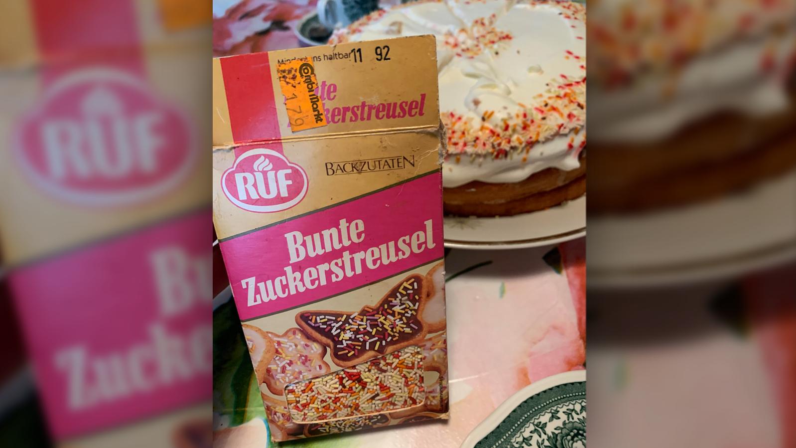 Streusel seit 28 Jahren abgelaufen: Sind die wohl noch gut? Bunte Zuckerstreusel