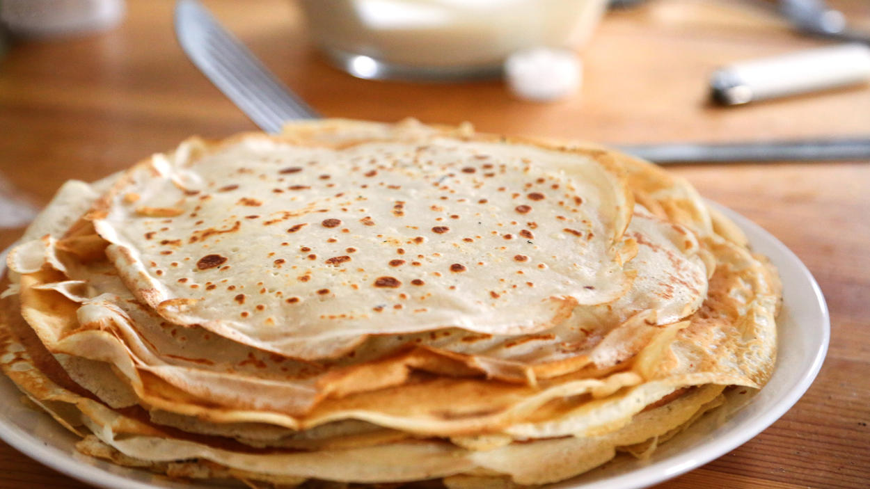 Diese Pfannkuchen werden dank Geheimzutat ganz besonders fluffig Pfannkuchen werden mit einer Geheimzutat besonders fluffig.