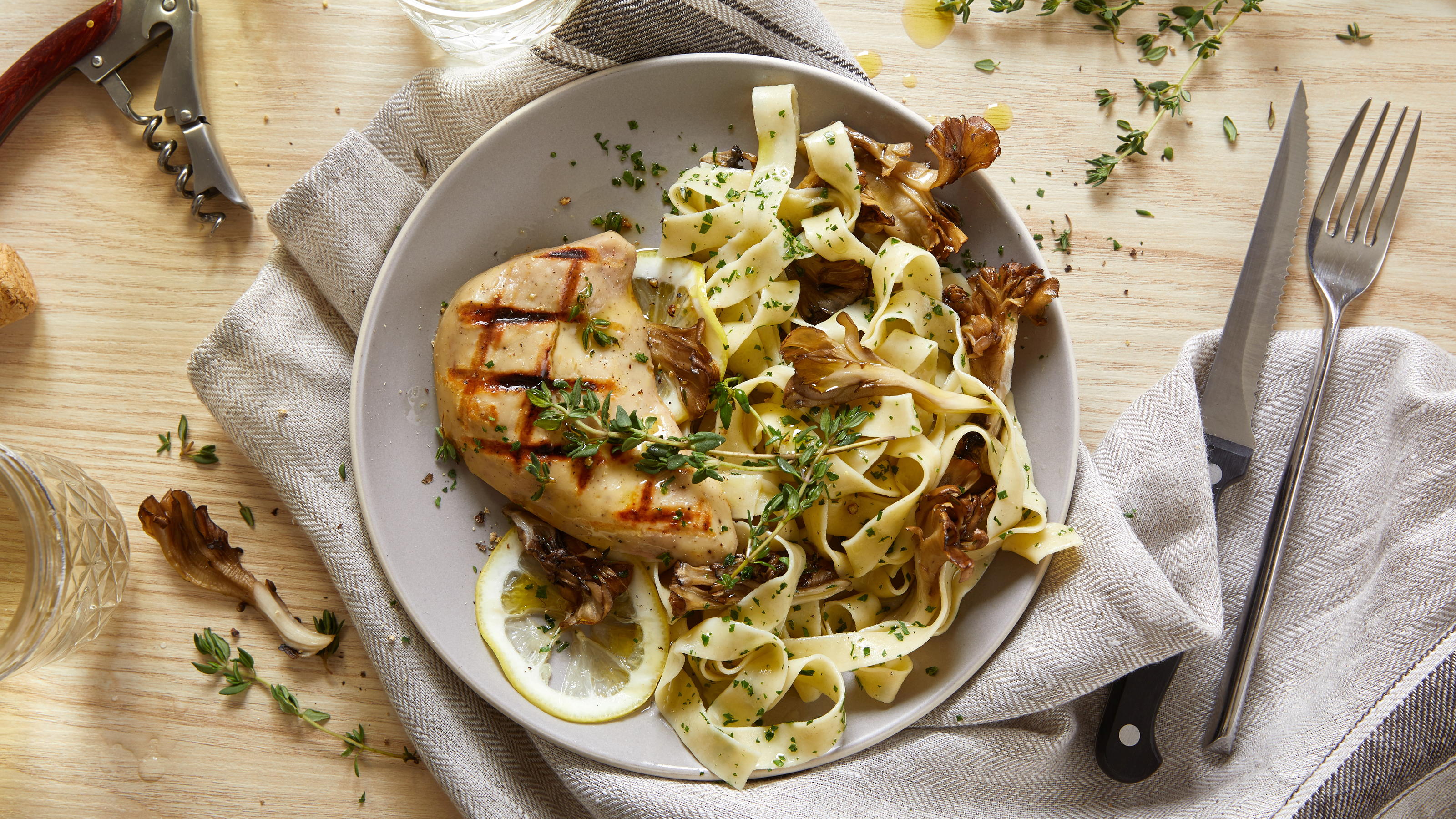 Fake-Fleisch erstmals zugelassen A dish made with lab-grown cultured chicken developed by Eat Just is pictured in this handout photo. Eat Just, Inc./Handout via REUTERS THIS IMAGE HAS BEEN SUPPLIED BY A THIRD PARTY. NO RESALES. NO ARCHIVES.