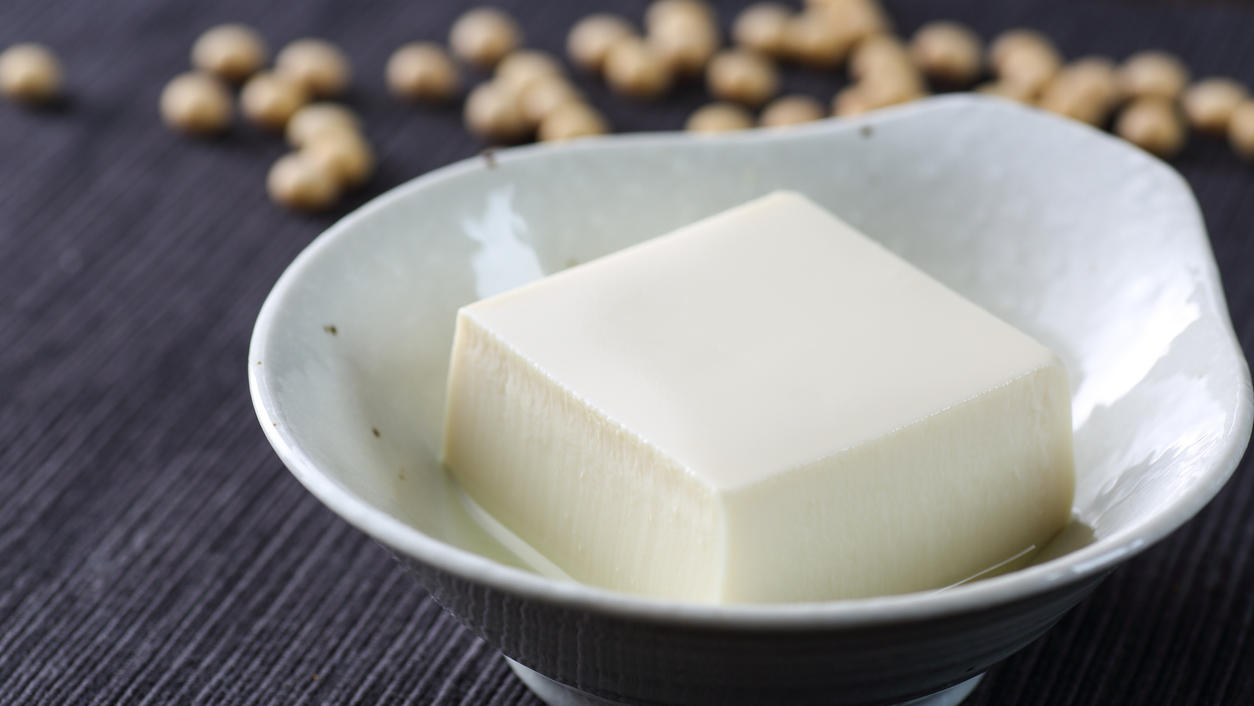 Alleskönner Tofu – viel mehr als nur Fleischersatz Seidentofu ist auch für Süßspeisen geeignet