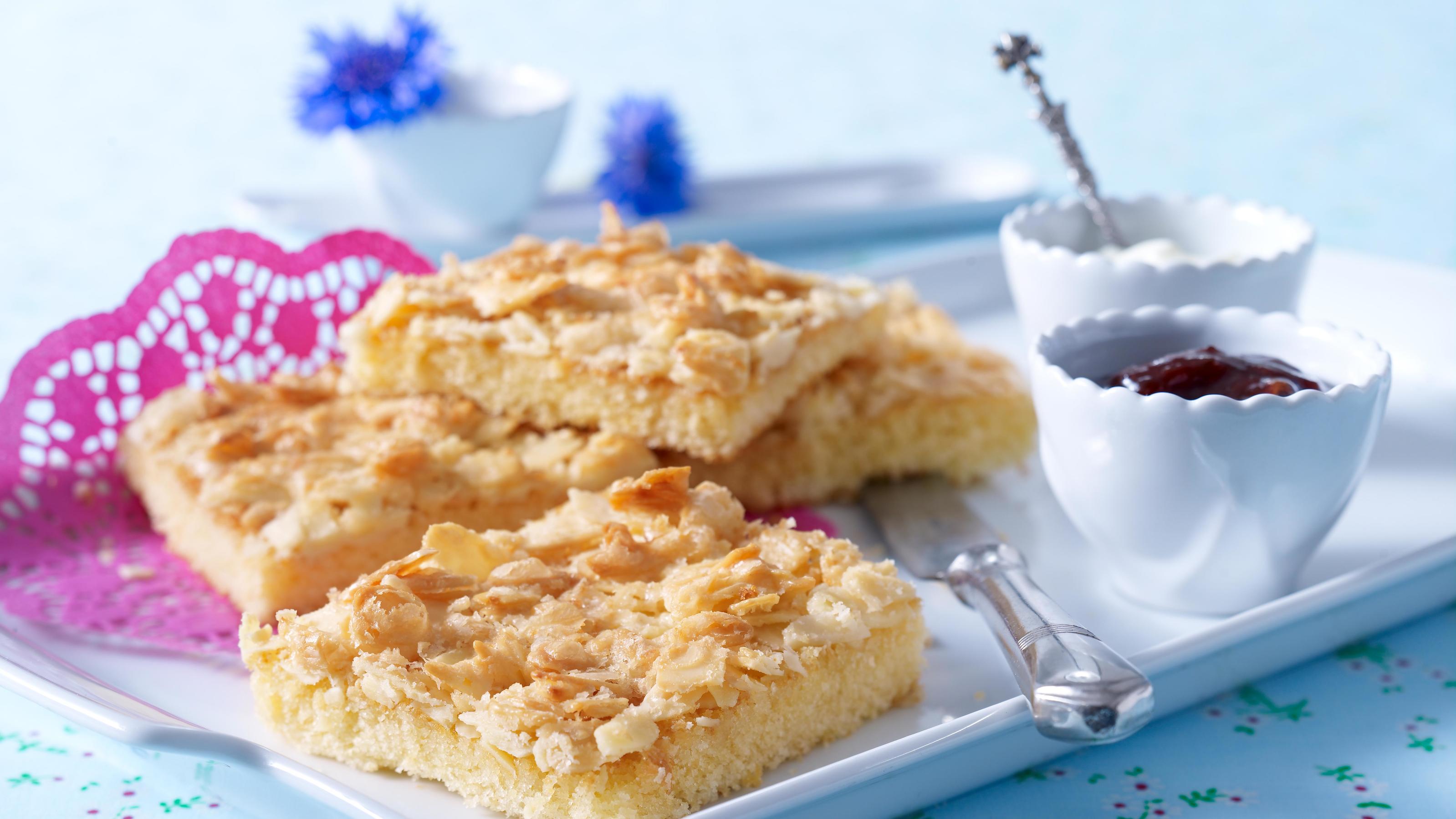 Kochbuch-Check: "Iiihh! war gestern" Lecker saftig und selbst ohne Messbecher zu backen: Butter-Mandel-Kuchen