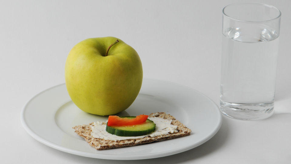 Work hard, eat smart! Gesunde Snacks fürs Büro Knäckebrot ist ein gesunder Snack