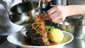 Kantinenessen: So erkennen Sie eine wirklich gute Kantine Kantinenessen
