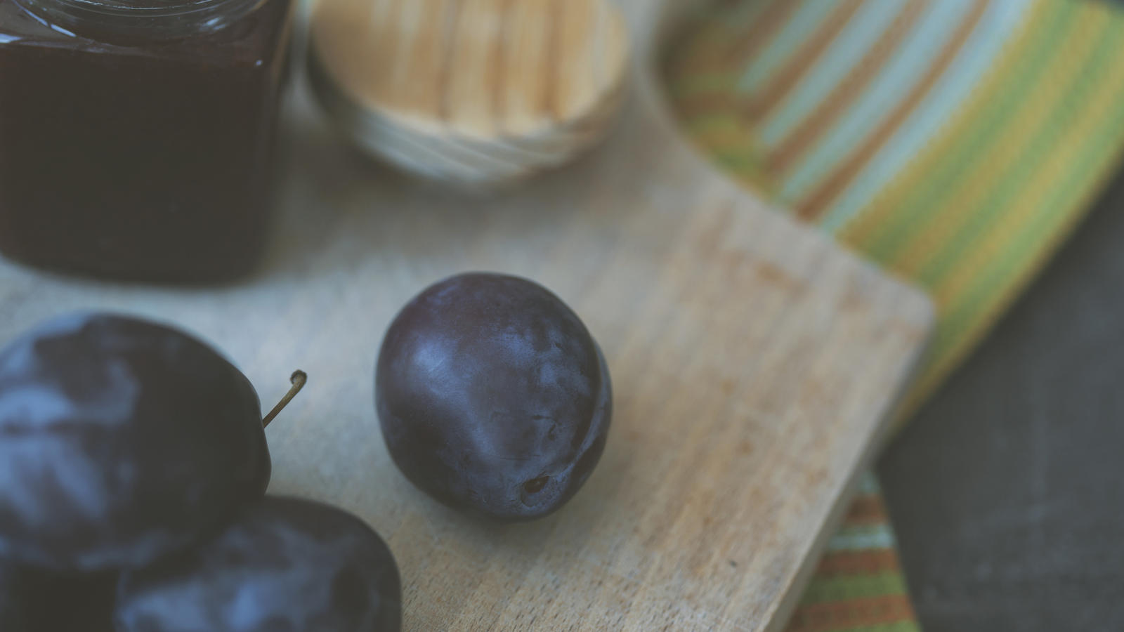 Rezept-Ideen für Pflaumen und Zwetschgen Pflaumen haben von Mitte Juli bis Oktober Erntezeit.