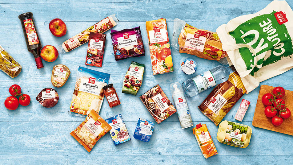 Rewe senkt den Zuckergehalt in Eigenprodukten - Kunden bestimmen neue Rezeptur Rewe senkt den Zucker in Eigenmarkenprodukten.