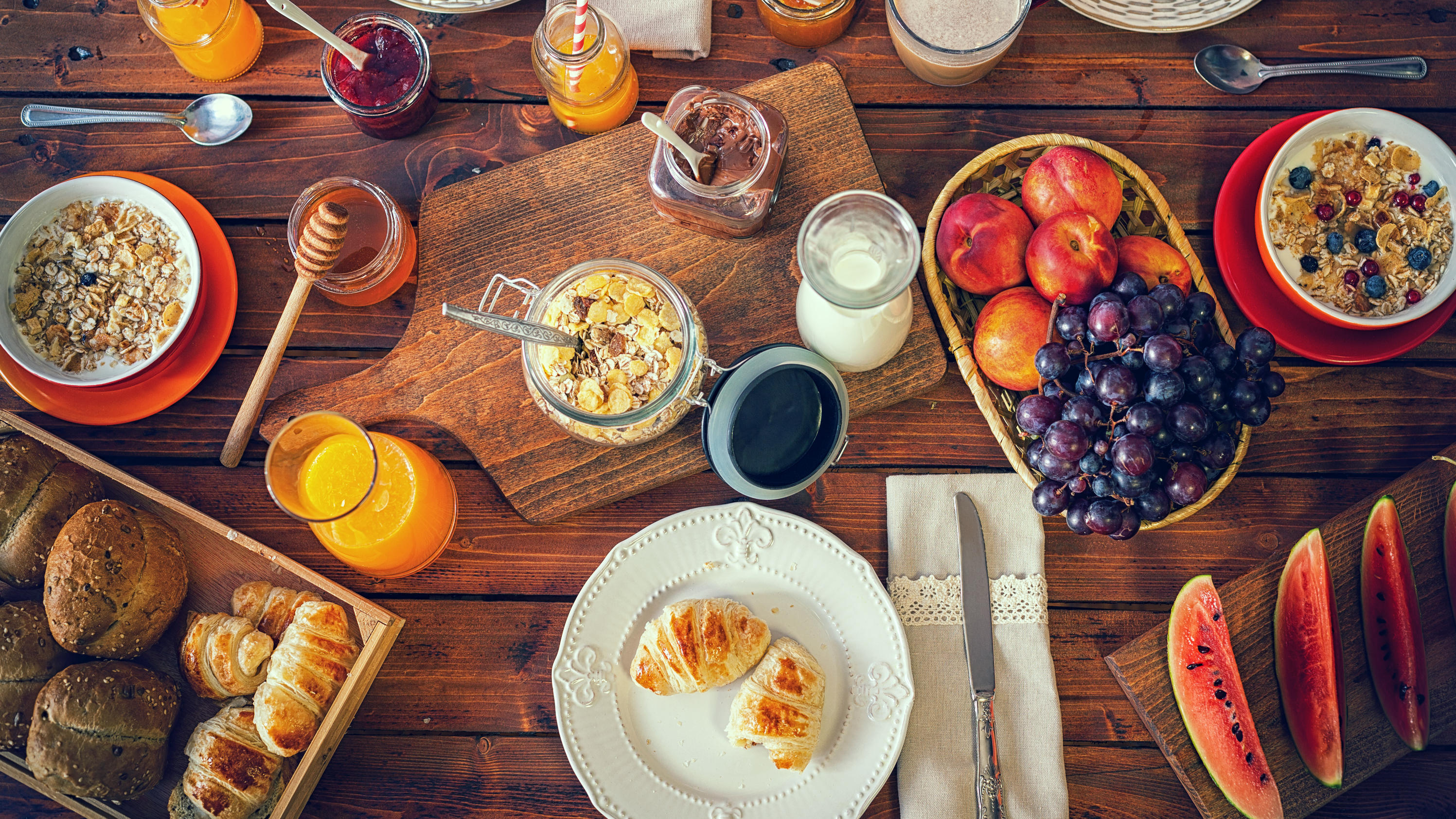 Diese Koch-Hacks sollten Frühstücksmuffel unbedingt kennen Shoot Brief. Ref: #81 - Traditional Continental Breakfast - This submission was created with Shoot Production Tool Fee