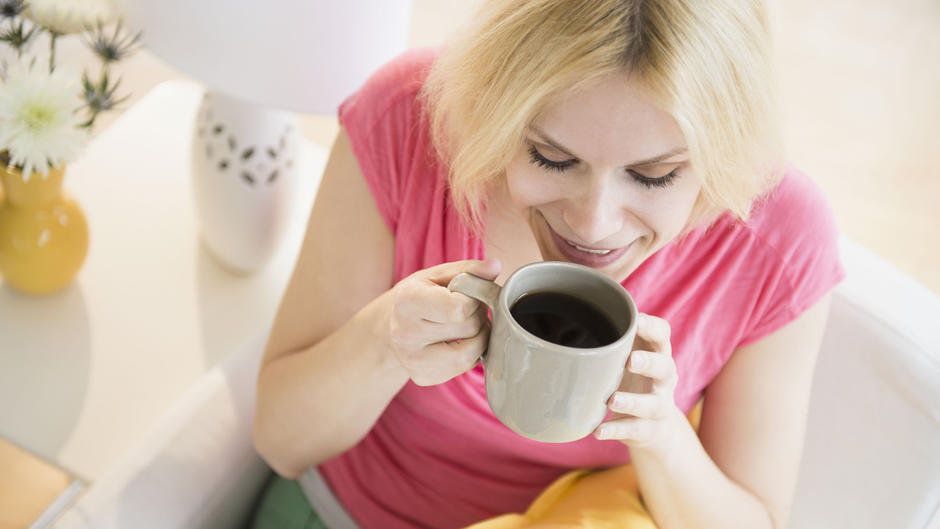 Kaffee nach dem Aufstehen? Bloß nicht! Kaffee nach dem Aufstehen? Bloß nicht!