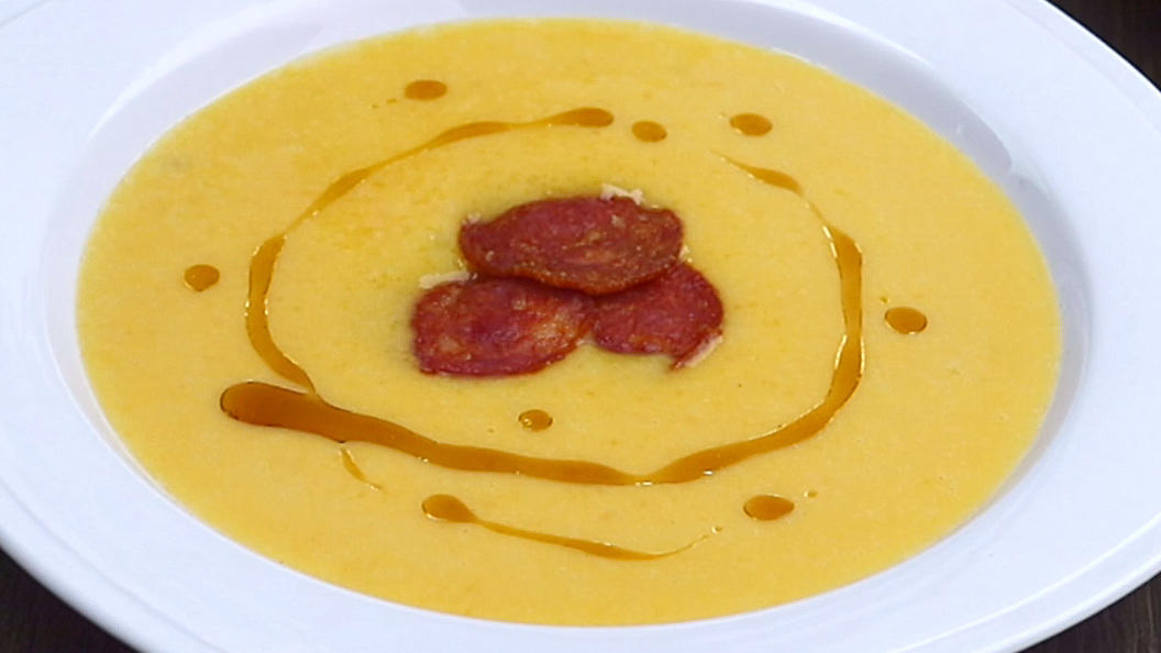 Kürbissuppe mit Kokosmilch - Rezept mit Video - kochbar.de