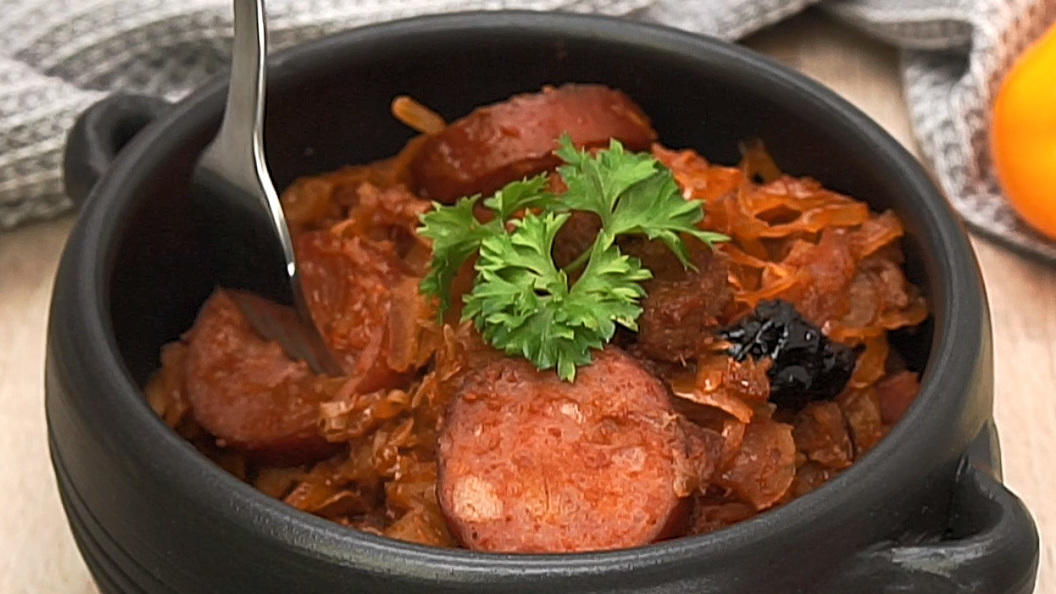 Bigos: Sauerkraut-Eintopf - Rezept mit Video - kochbar.de