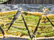 Herzhafte Tarte mit grünem Spargel und Ricotta