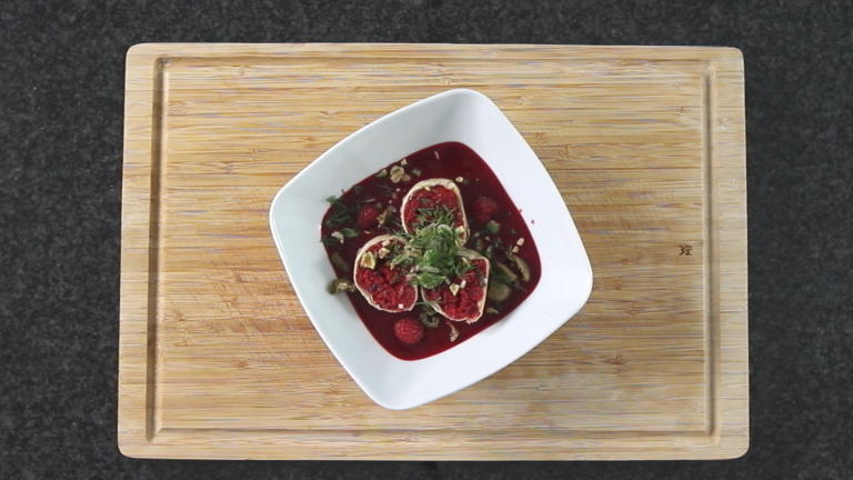 So geht die "Rote-Bete-Rolle mit Couscous"