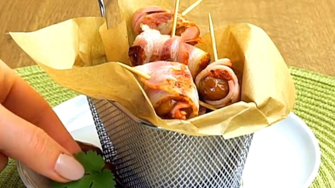 Chorizo-Datteln im Speckmantel