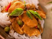 Hähnchen-Curry mit Reisbandnudeln - Blitzrezept