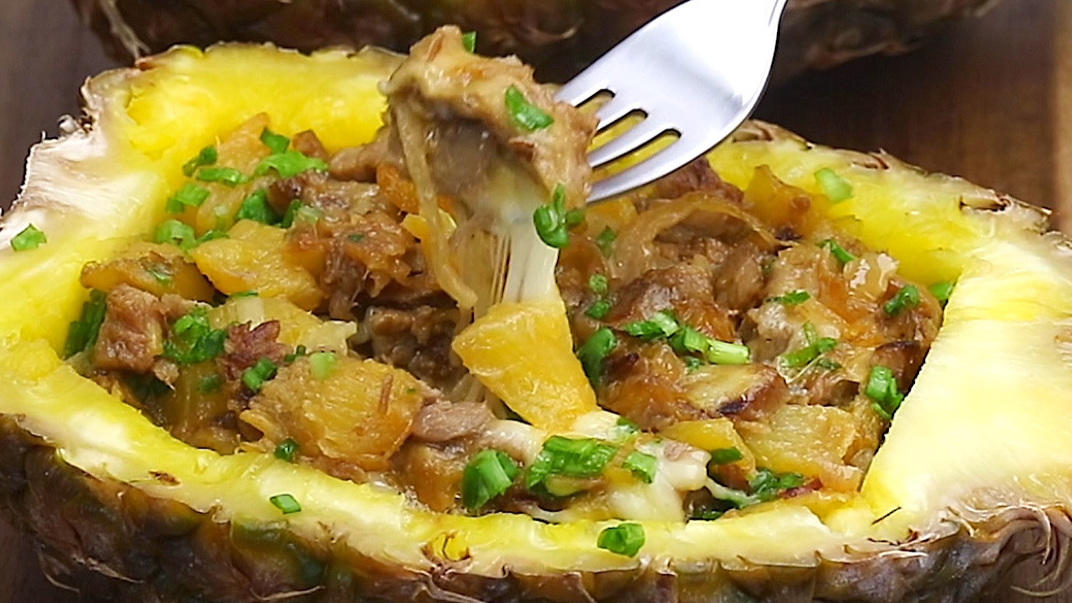 Herzhaft gefüllte Ananas - Rezept mit Video - kochbar.de